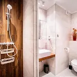 アパート Easy Rent- Aperta Art Centrum, Basen & Spa, Free Parking 24h Check-in ルブリン