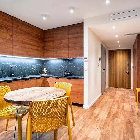 Easy Rent- Aperta Art Centrum, Basen & Spa, Free Parking 24h Check-in Apartman